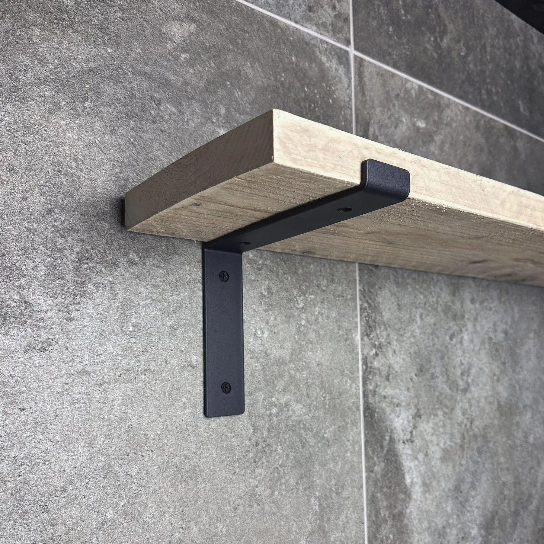 Plankdrager L vorm down zwart 20cm